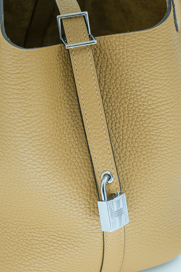 Prada Panier Çanta